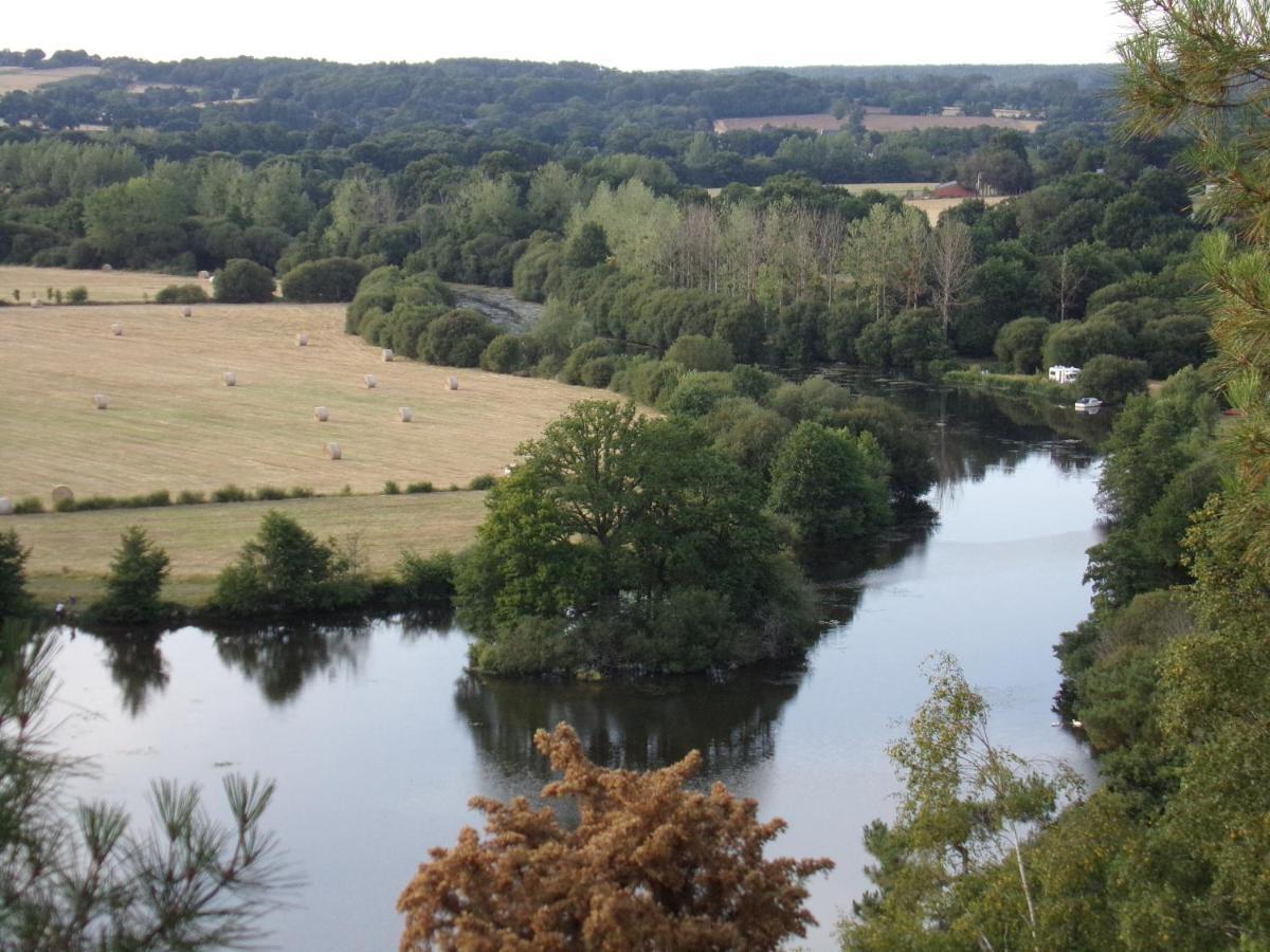 La Roulotte CHAINOUX Bains-sur-Oust Esterno foto
